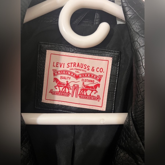Brand new Levi’s leather jacket - Picture 2 of 14